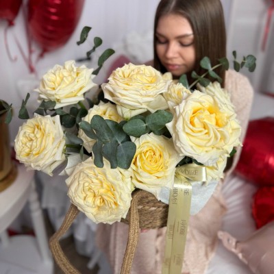 Корзина из роз Кенделайт