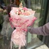 Букет с французскими розами — тренд бантики 2025