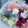 Сборный большой букет из гортензий, французских роз и эустомы — хит весна-лето 2025
